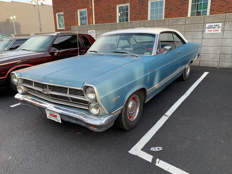 Illustration for article titled A few interesting cars from tonight’s kickoff cruise-in.